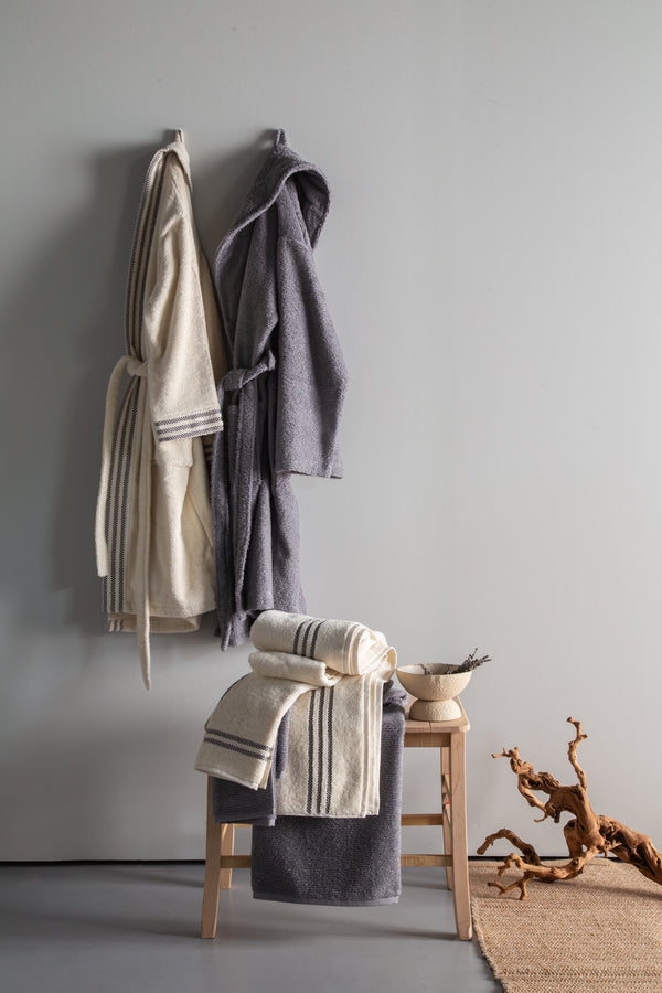 MODEO Bornoz Aile Seti