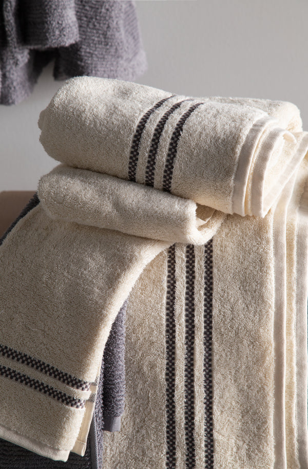 MODEO Bornoz Aile Seti