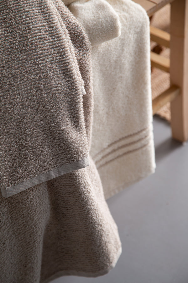 MODEO Bornoz Aile Seti